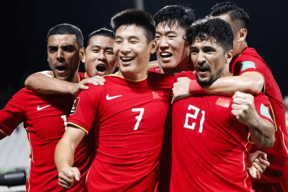 泰国队完胜中国队，桃田贤斗扛起全队