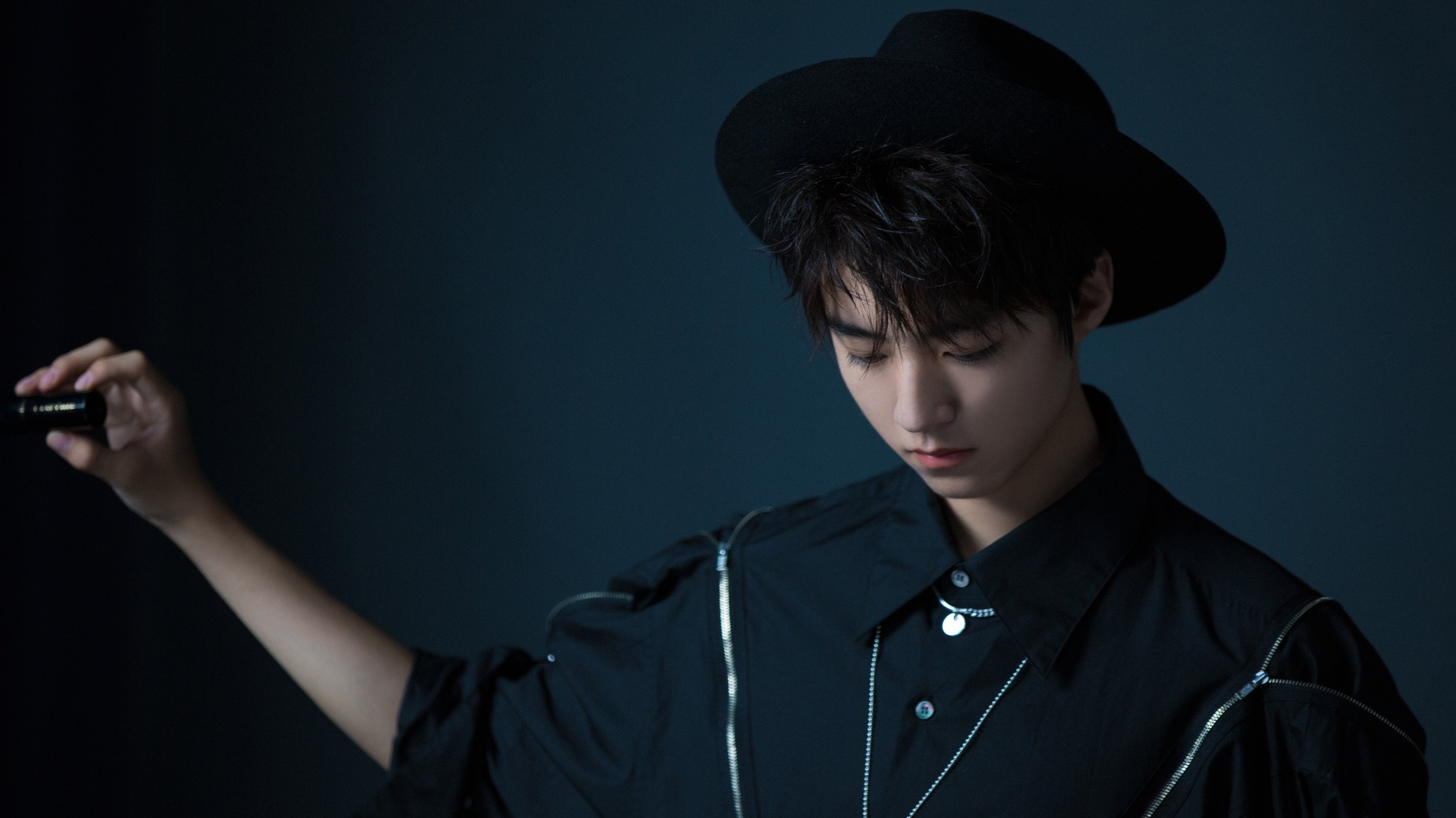 错位的王冠,那场永远没有发生的决赛,如何定义了两种足球哲学?