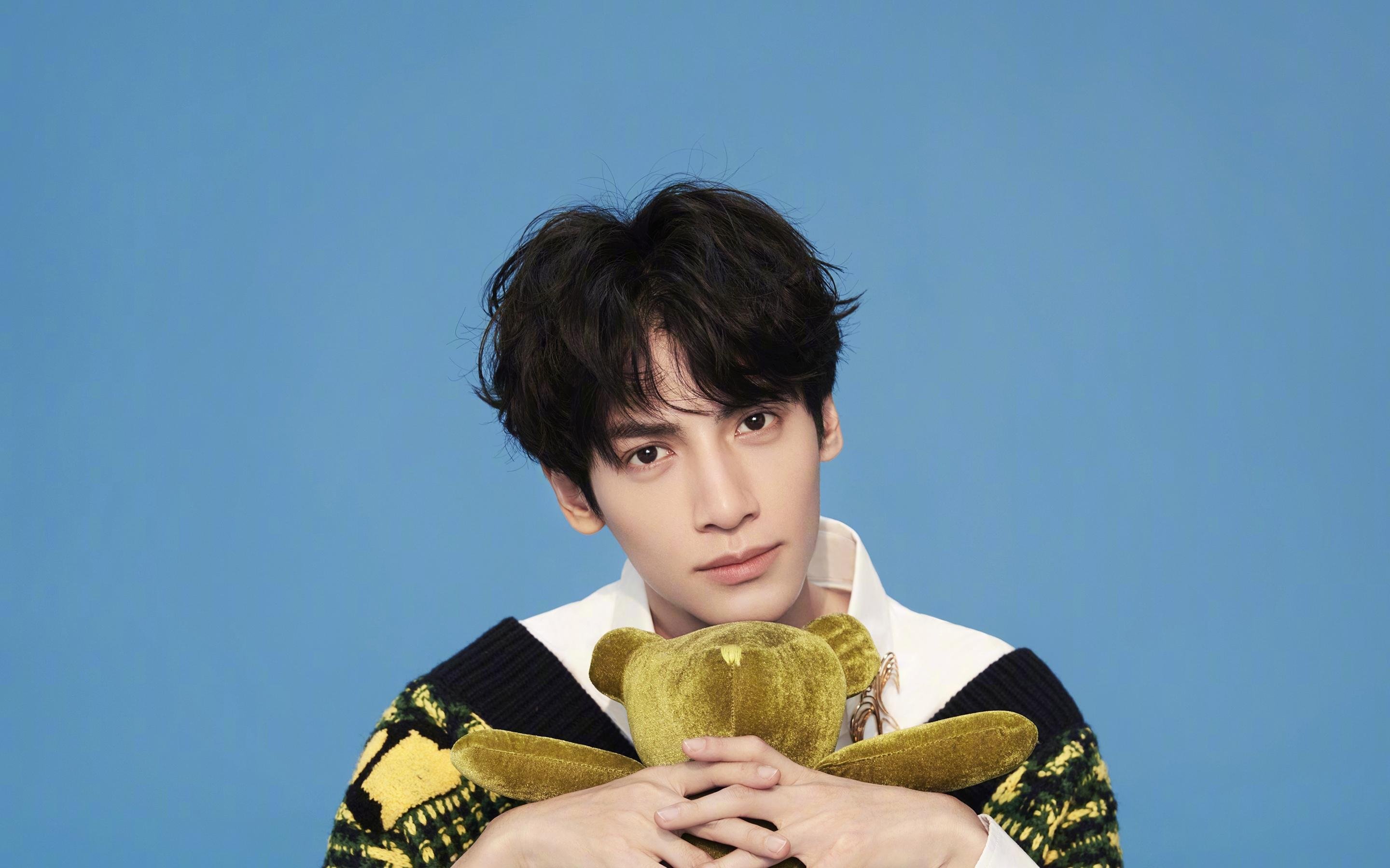 时空裂缝中的对决，武切维奇50+20助湖人压哨逆转深圳